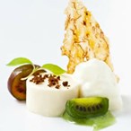Kiwi berry with banana, honey, mascarpone and white chocolate